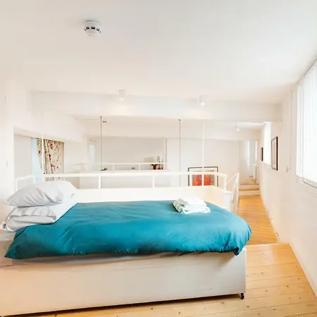 Holiday home Stunning Modern In The Paintworks *
